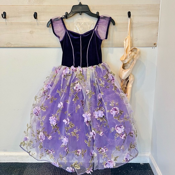 Elisse dance costume, purple floral dramatic tutu, size large child - Picture 4 of 10